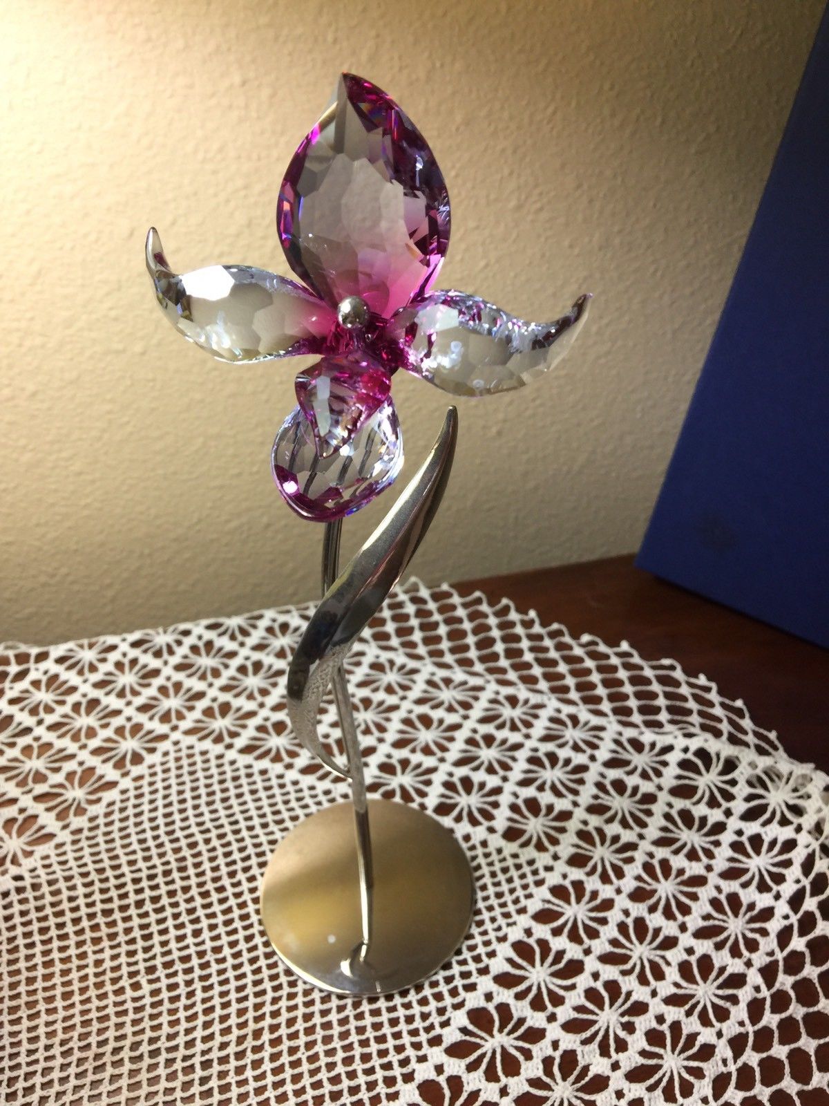 Swarovski Crystal Fuscia Rain Dorora Flower 681542. Retired 2011.  w/Box+COA