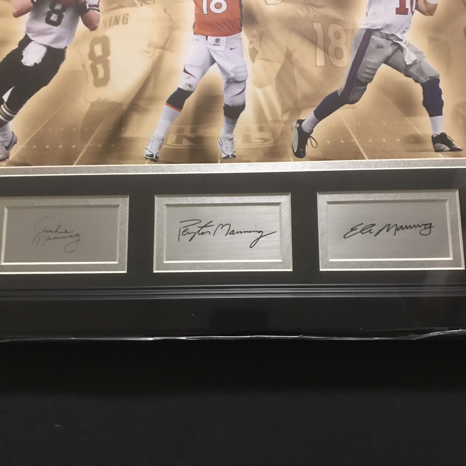 FRAMED Laser Engraved Autograph PEYTON ELI ARCHIE & MANNING Family 16x20 Photo