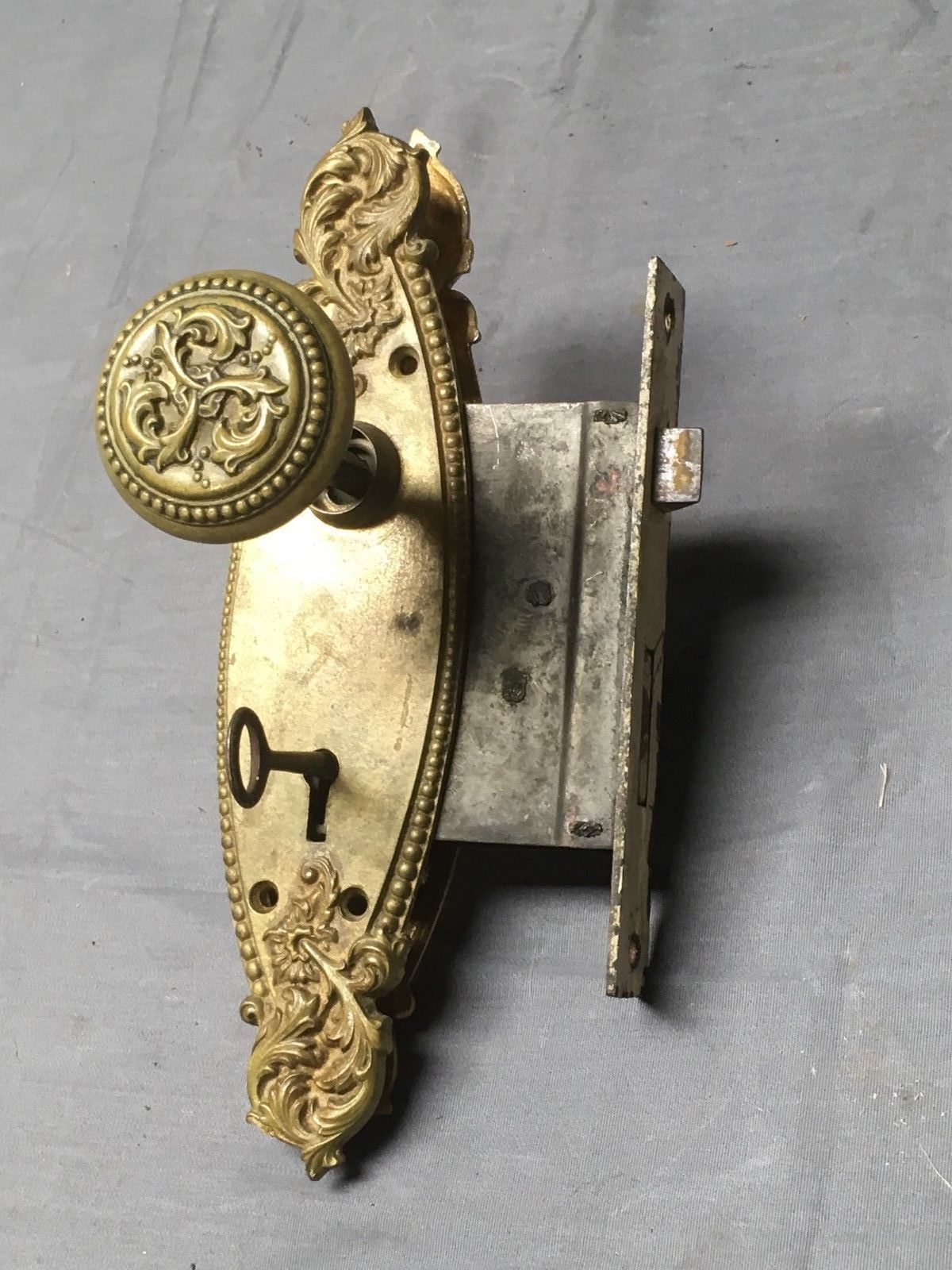 Antique Brass Door Knob Set Back Plates Mortise Key Decorative Hardware 466-17E