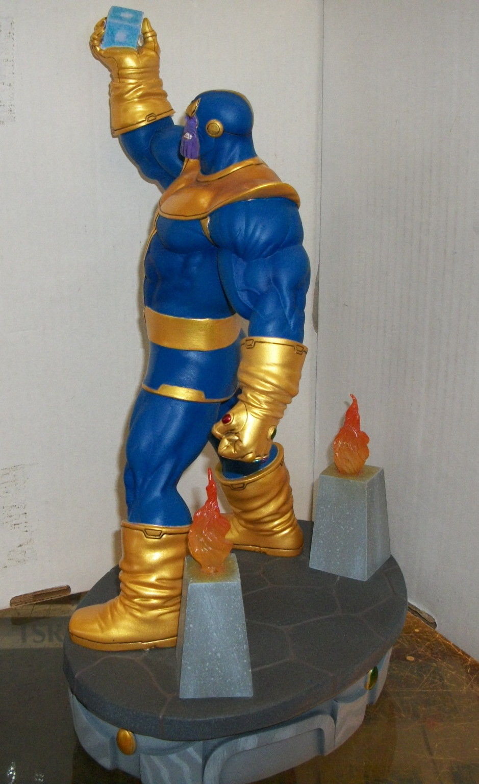 MARVEL PREMIER COLLECTION THANOS LIMITED EDITION STATUE - DIAMOND SELECT/2017