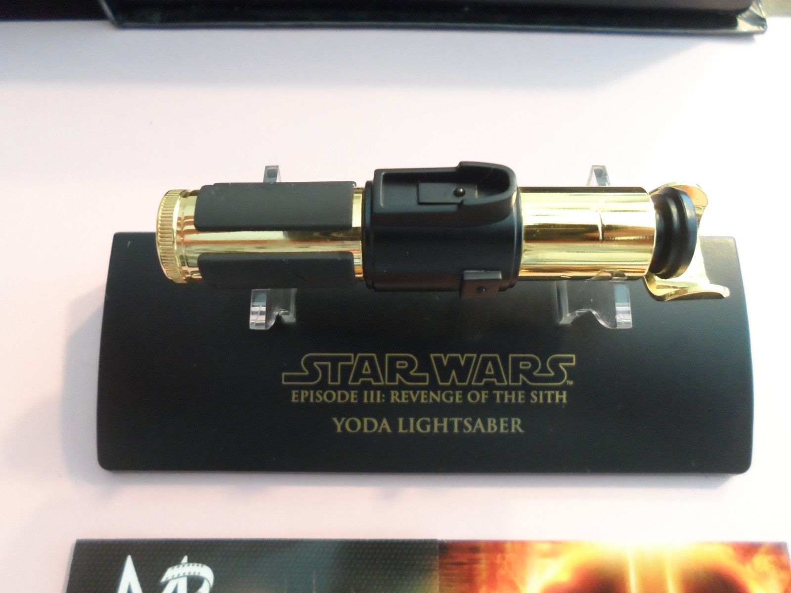 RARE YODA STAR WARS GOLD.45 SCALE LIGHTSABER WITH BOX NICE NEW NICE LOOK