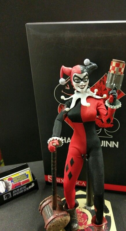 1/6 Scale Harley Quinn Figure by Sideshow Collectibles Exclusive version