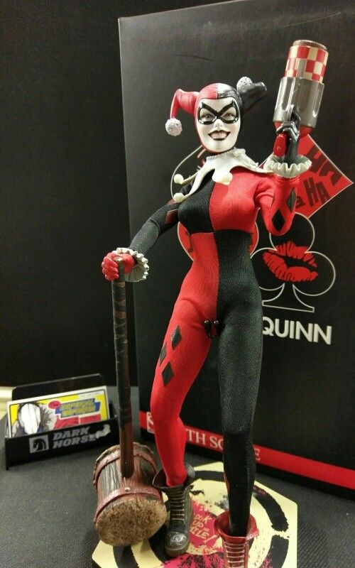 1/6 Scale Harley Quinn Figure by Sideshow Collectibles Exclusive version