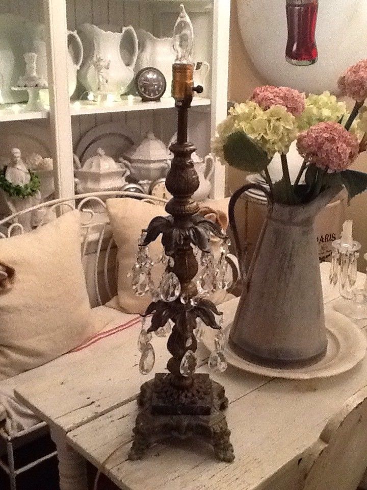 Antique Vintage Chic Shabby Ornate Brass Table Lamp With Vintage Glass Prisms