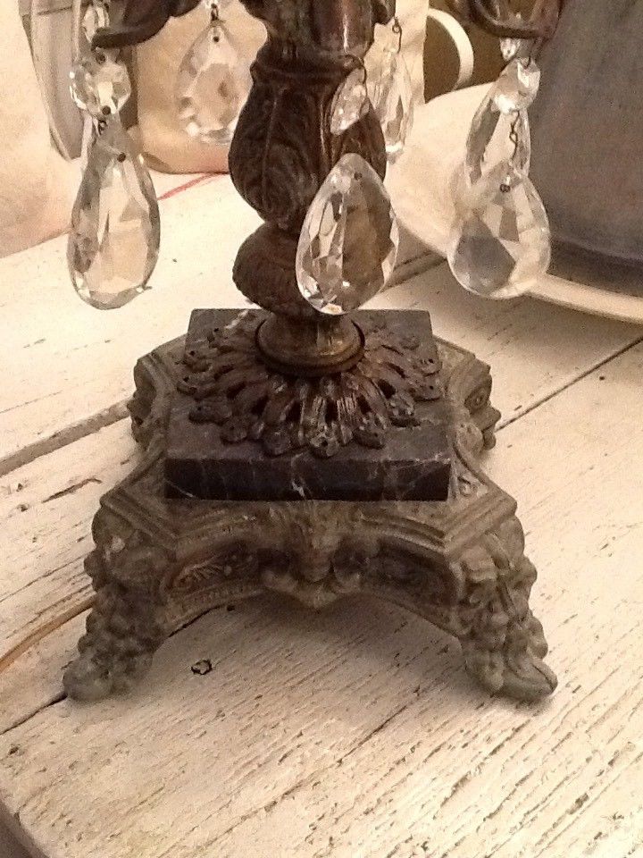 Antique Vintage Chic Shabby Ornate Brass Table Lamp With Vintage Glass Prisms