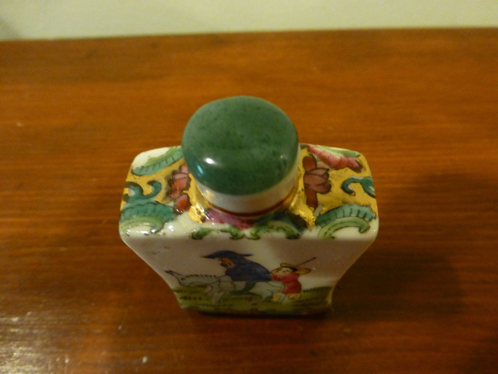 ANTIQUE PORCELAIN Handpainted SIGNED CHINESE SNUFF BOTTLE JADE CAP SPOON GOLD