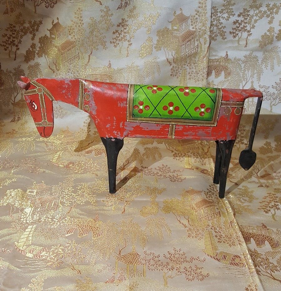 VINTAGE METAL (TIN) HORSE STATUE  SCULPTURE TOY, ANTIQUE FOLK ART