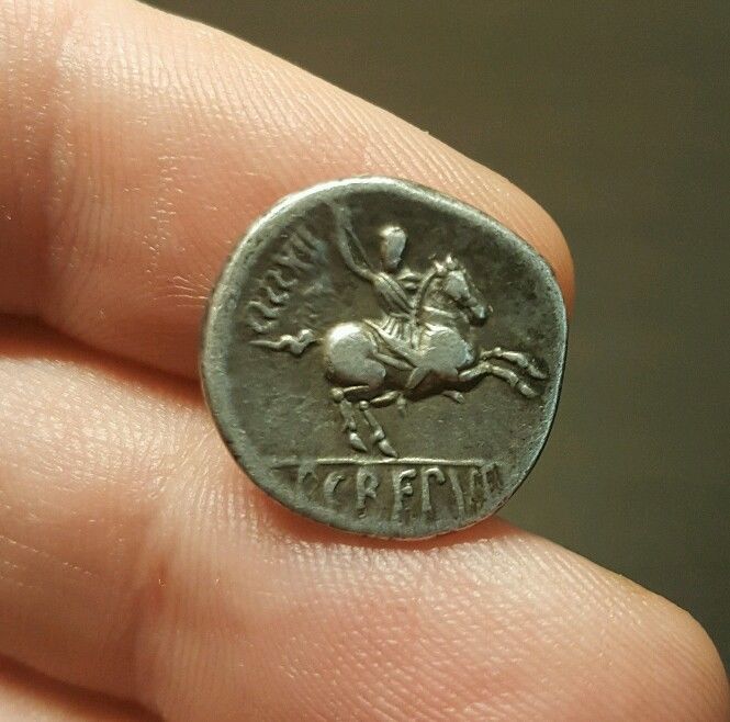 P. Crepusius AR Denarius