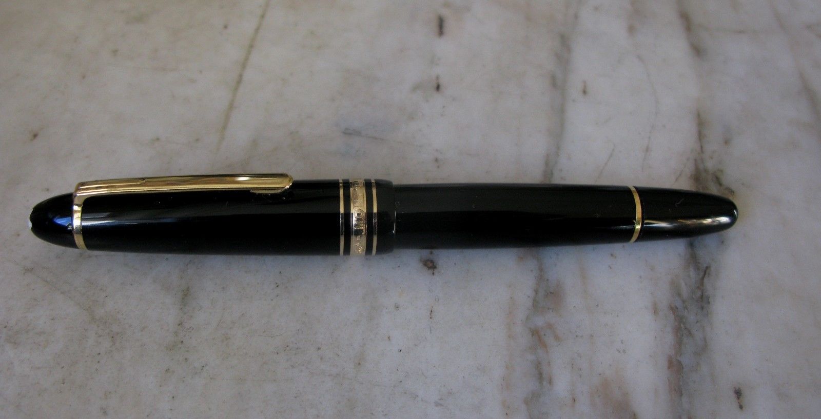 GREAT SCARCE MONTBLANC MEISTERSTÜCK 146  BLACK FOUNTAIN PEN- SOLID GOLD 14 K NIB