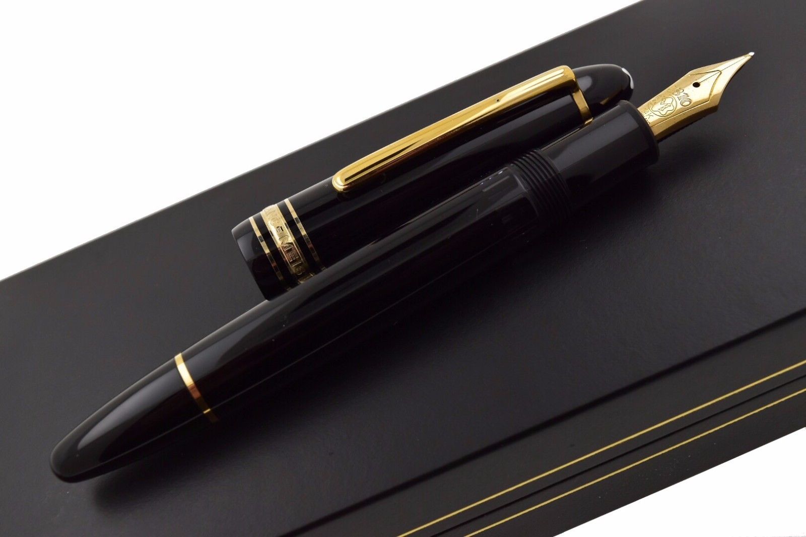 Montblanc Meisterstuck 146 Black & Gold LeGrand Fountain Pen 14k Uni-Color F Nib