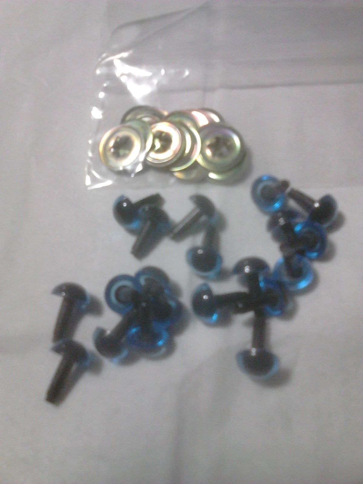 16 (8 prs.) 7mm Blue Teddy Safety Eyes With Washers.