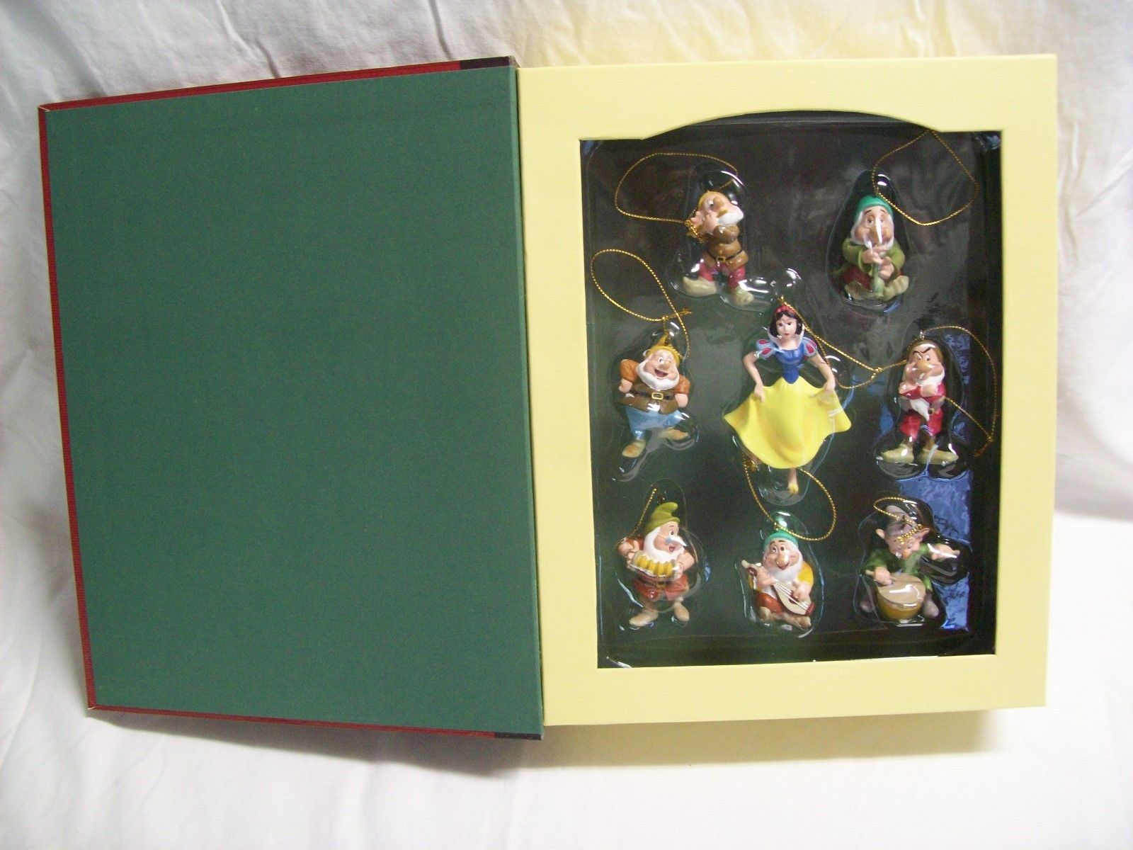 Vintage Disney "Snow White & the 7 Dwarfs" Storybook Ornament Set NEW!