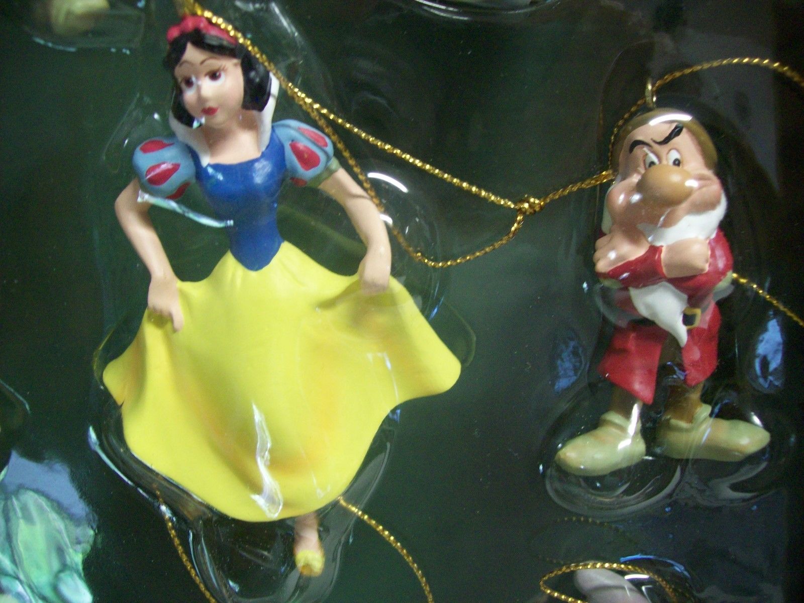 Vintage Disney "Snow White & the 7 Dwarfs" Storybook Ornament Set NEW!