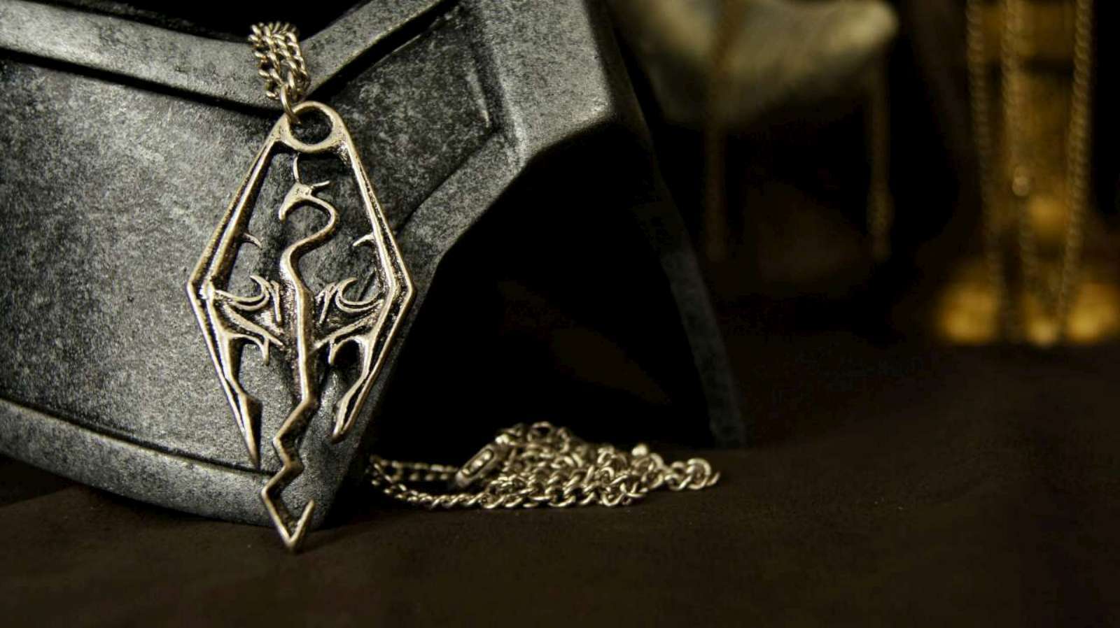 Skyrim Silver Pendant Necklace - Dragonborn Dovahkiin Elder Scrolls Inspired