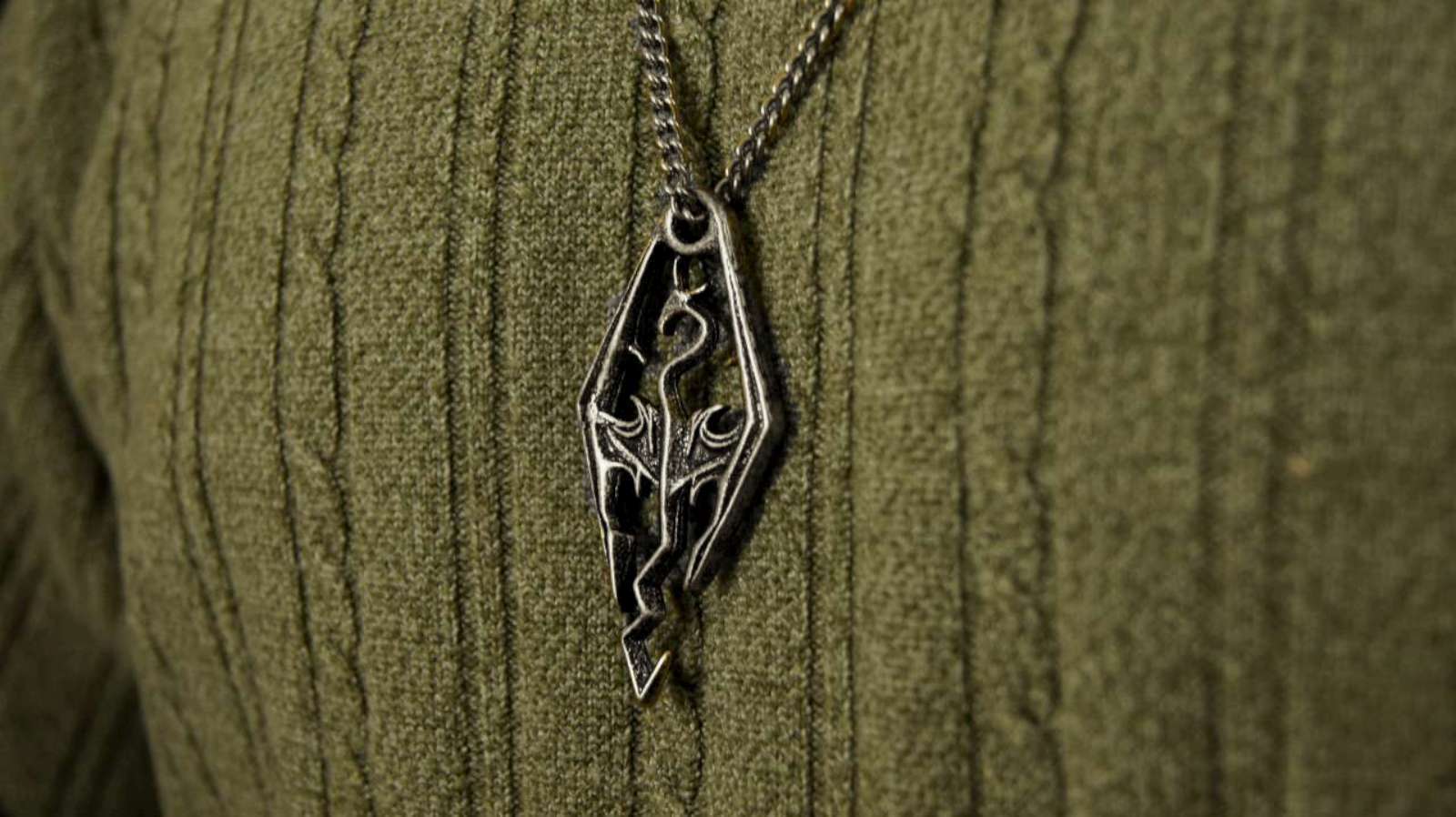 Skyrim Silver Pendant Necklace - Dragonborn Dovahkiin Elder Scrolls Inspired