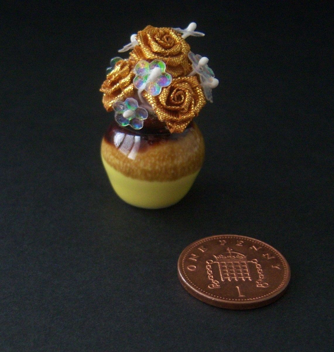 Miniature 1/12th scale dolls house Vase / Flower pot set - Various...