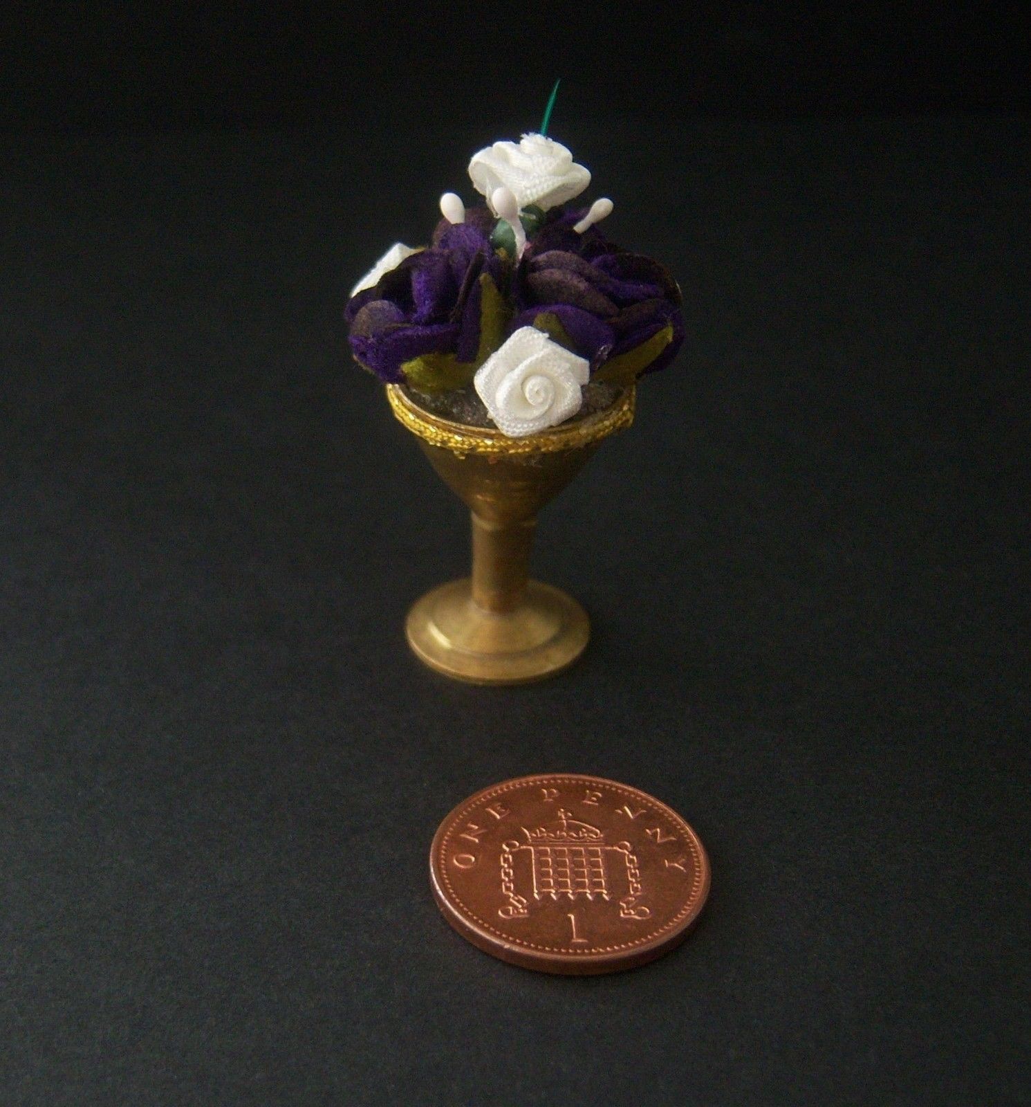 Miniature 1/12th scale dolls house Vase / Flower pot set - Various...