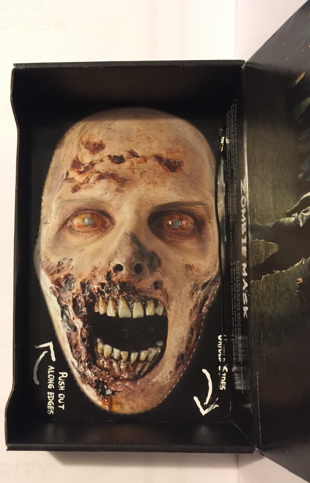 Loot Crate The Walking Dead Box With Zombie Mask October 2016