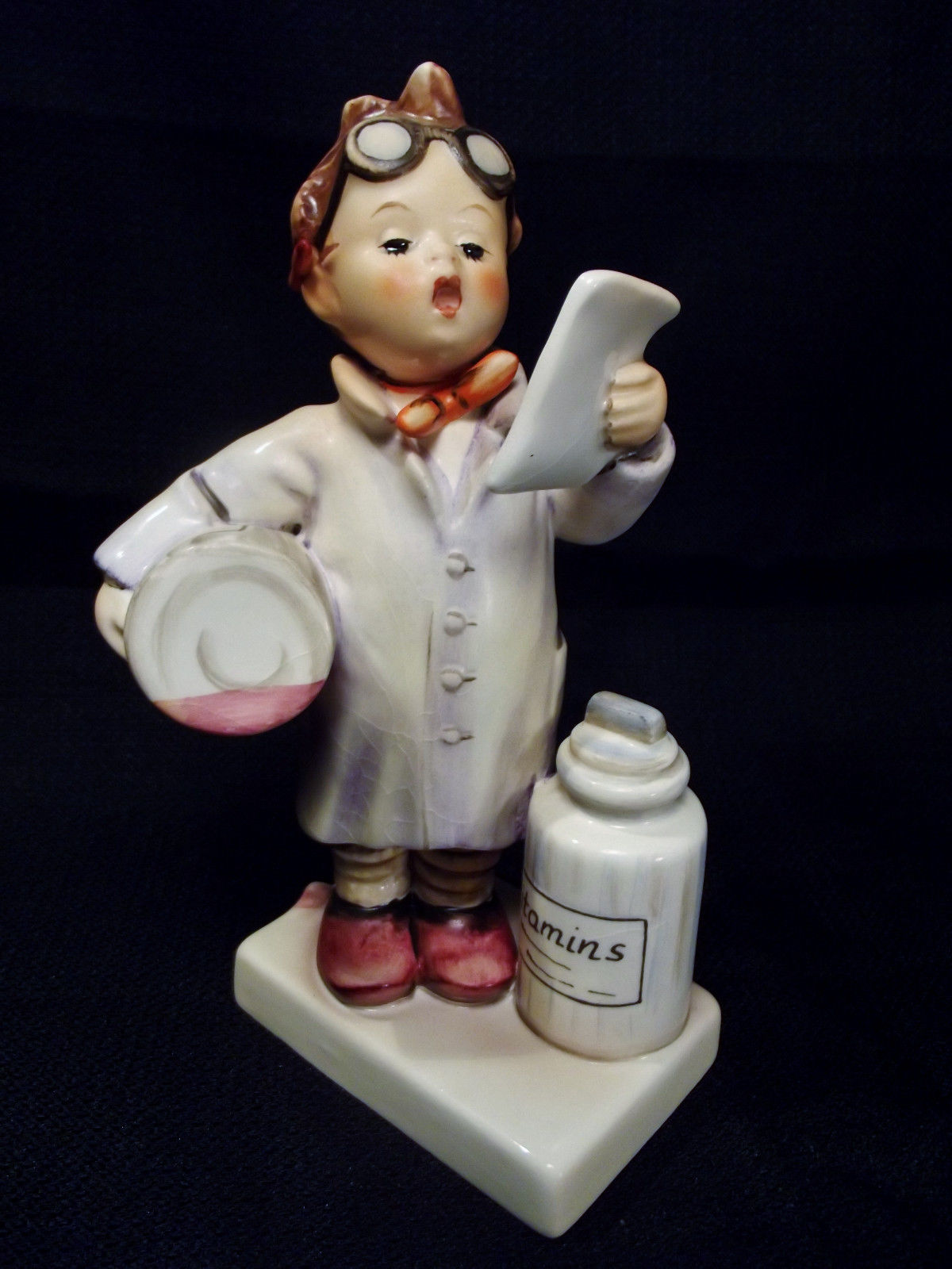 Vintage Hummel Little Pharmacist Figurine #322 Goebel W. Germany TMK-5 Cute!