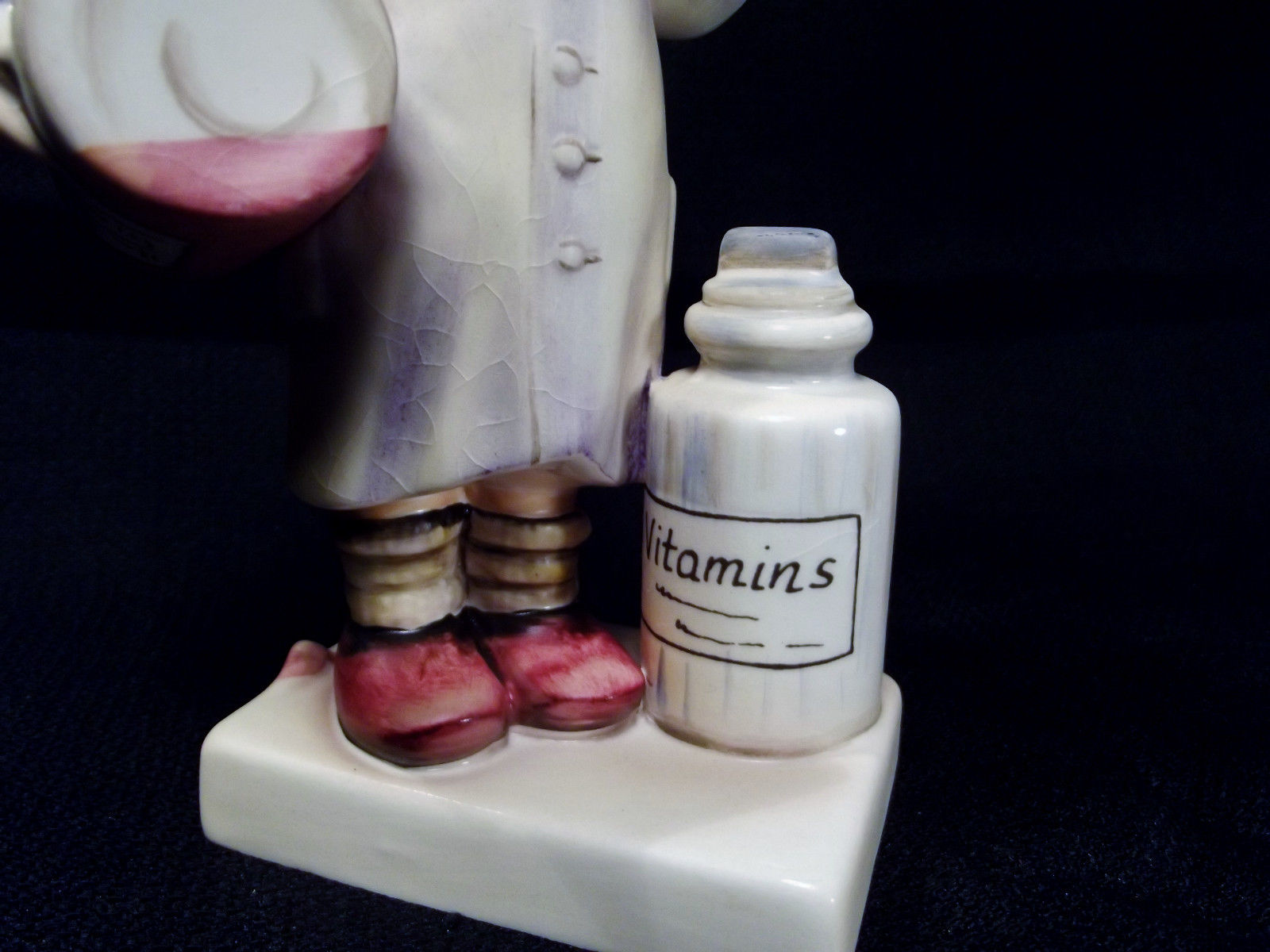 Vintage Hummel Little Pharmacist Figurine #322 Goebel W. Germany TMK-5 Cute!