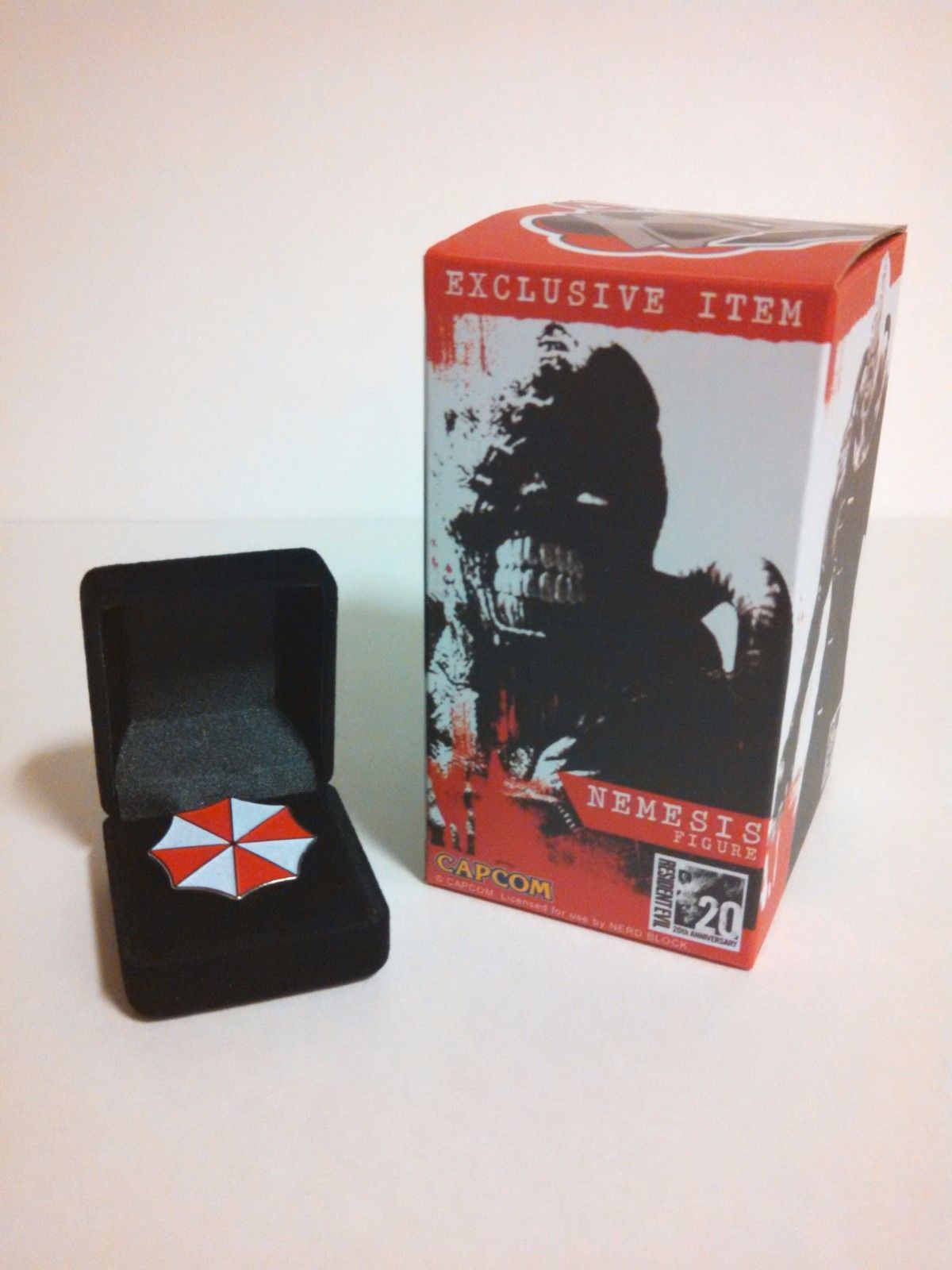 Resident Evil Nemesis Figure and Umbrella Corporation Replica Pin. NEW! Free S/H