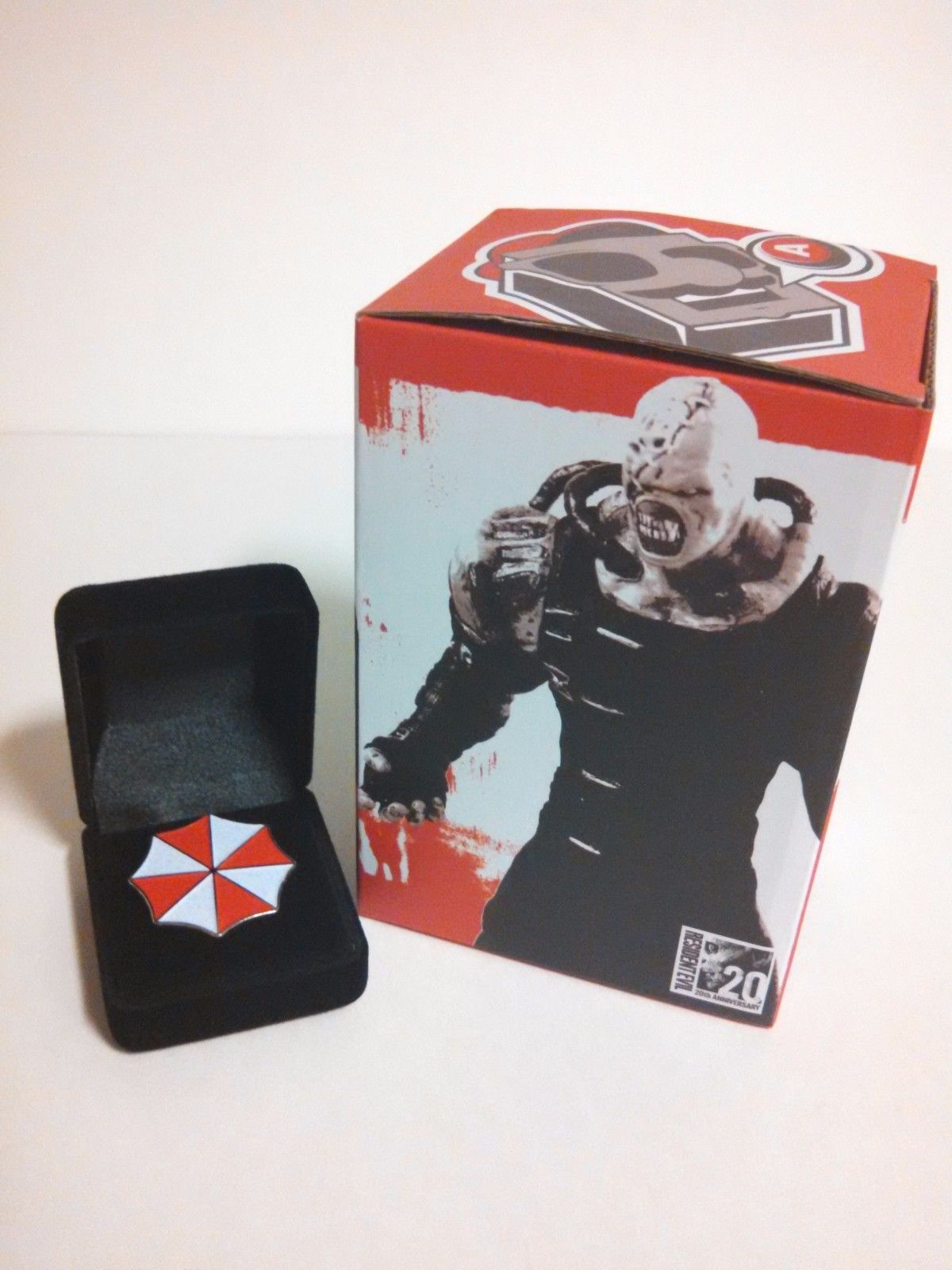 Resident Evil Nemesis Figure and Umbrella Corporation Replica Pin. NEW! Free S/H