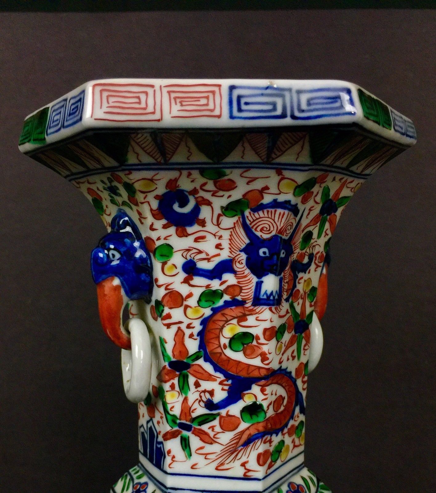 Wonderful Antique Chinese Qing Dynasty Porcelain Vase With Amazing Details