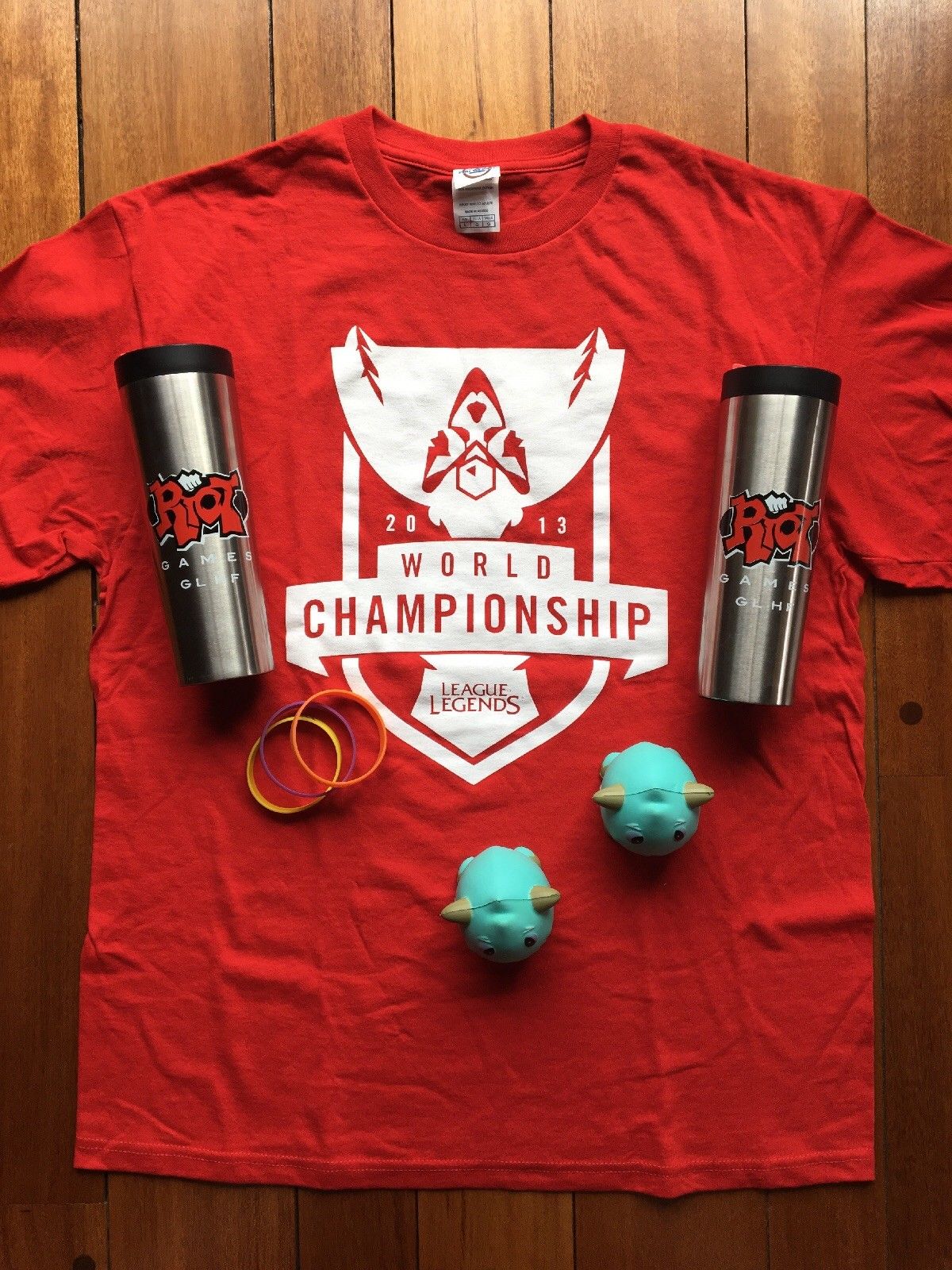 Riot League Of Legends LoL T Shirt World Championships 2013 Red Large New BUNDLE