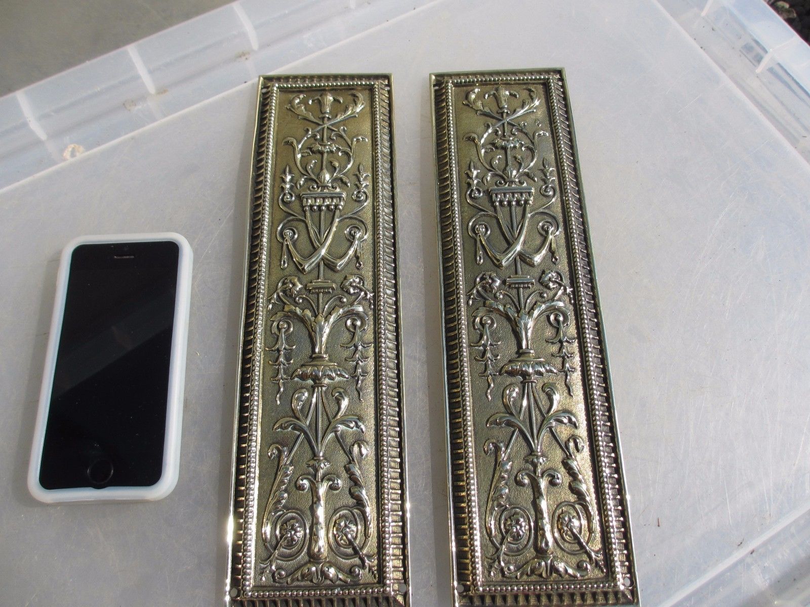 Antique Brass Finger Plates Push Door Handles WT&S Victorian Beading Gilt Urn