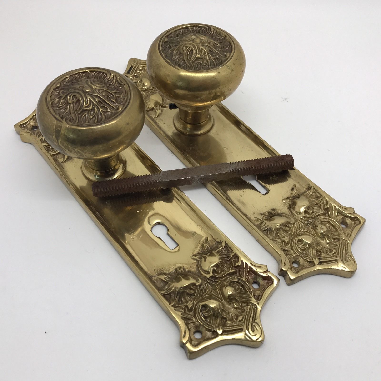 WOW!! Brass Antique Door Knob & Keyhole Plate Hardware Set, Beautiful! (RF626)