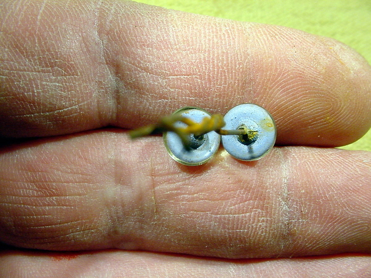 a pair vintage Glass Eyes size 9 mm age 1910 for doll , bears or taxidermy 802