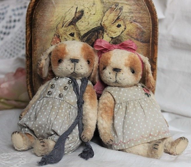 Sewing Kit Vintage Dog 5,2 Inch (On the right) Incl. Ready Dress