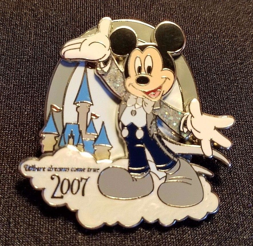 RARE 2007 WALT DISNEY WORLD DISNEY REWARDS VISA CARDMEMBER MICKEY PIN LE