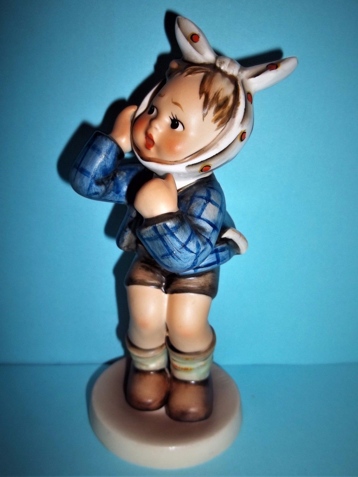 Hummel Boy with Toothache Bandage  Figurine #217 TMK5