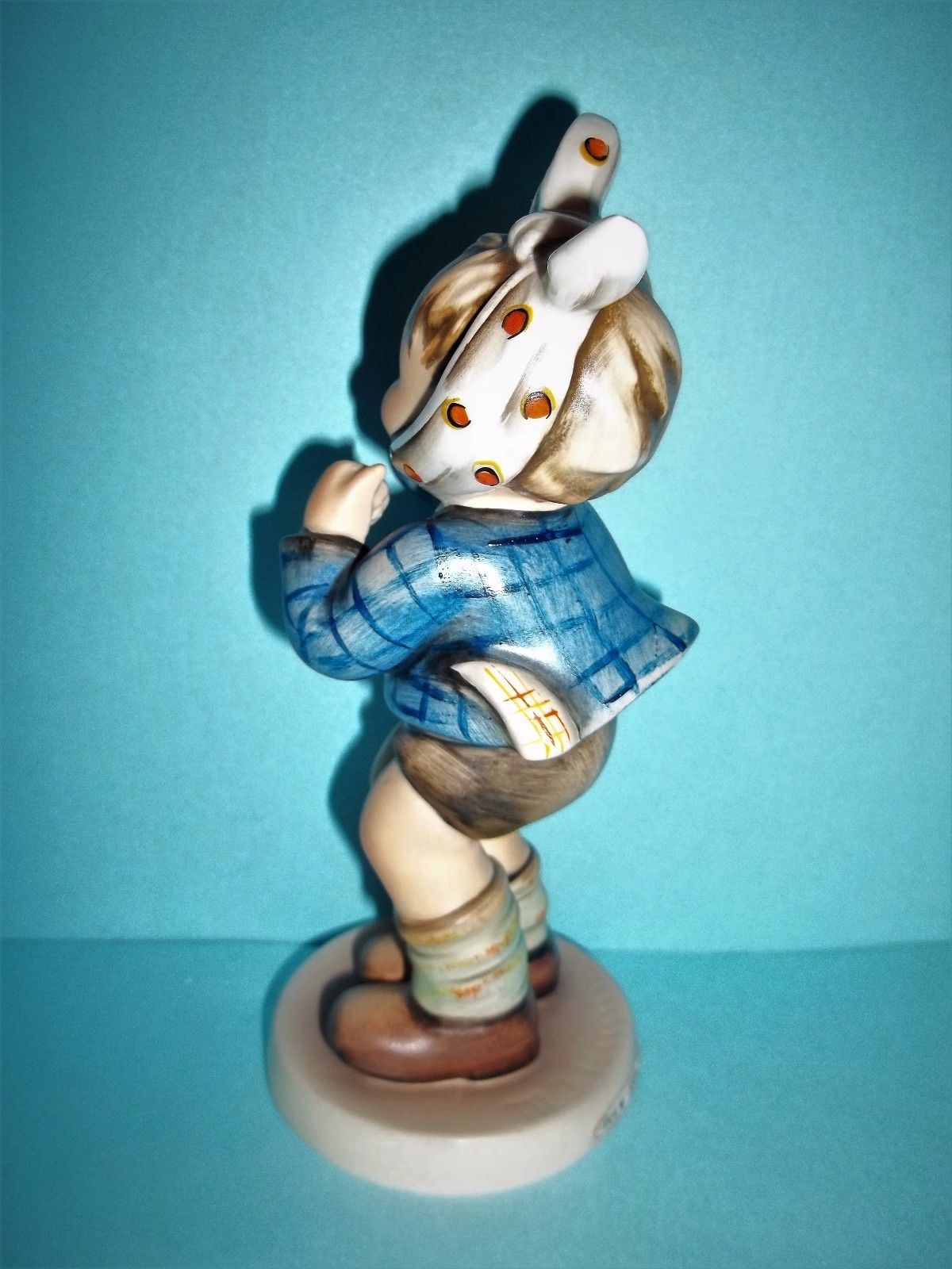 Hummel Boy with Toothache Bandage  Figurine #217 TMK5