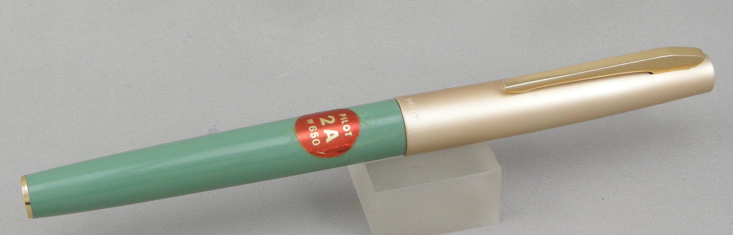 Pilot 3A Green w/ Satin Gold Cap Fountain Pen - Mint New-Old-Stock - 1970's