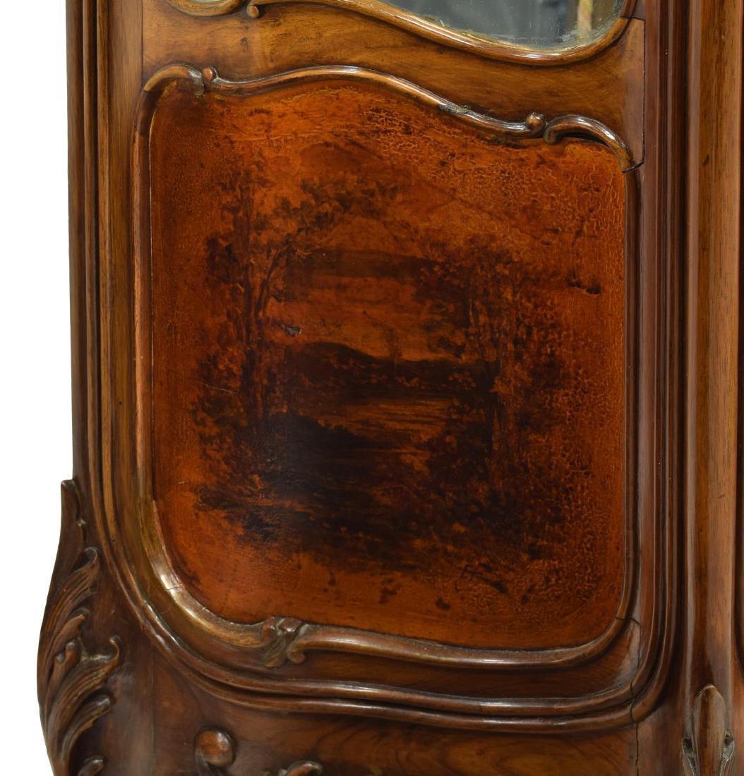 FRENCH VERNIS MARTIN CURVED GLASS VITRINE, early 1900s