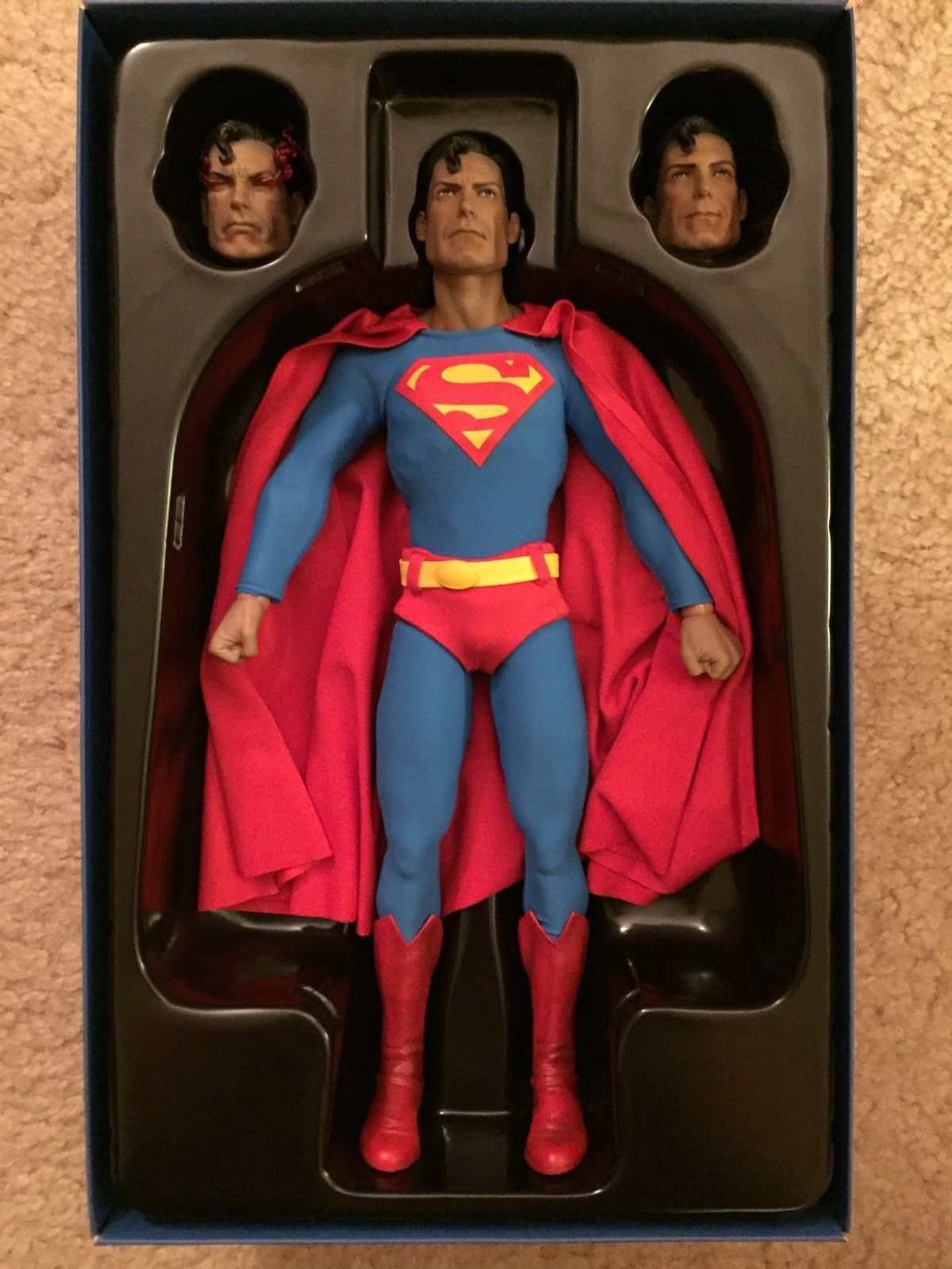 Sideshow EXCLUSIVE Sixth Scale Superman Figure - SOLD OUT, Never Been Displayed