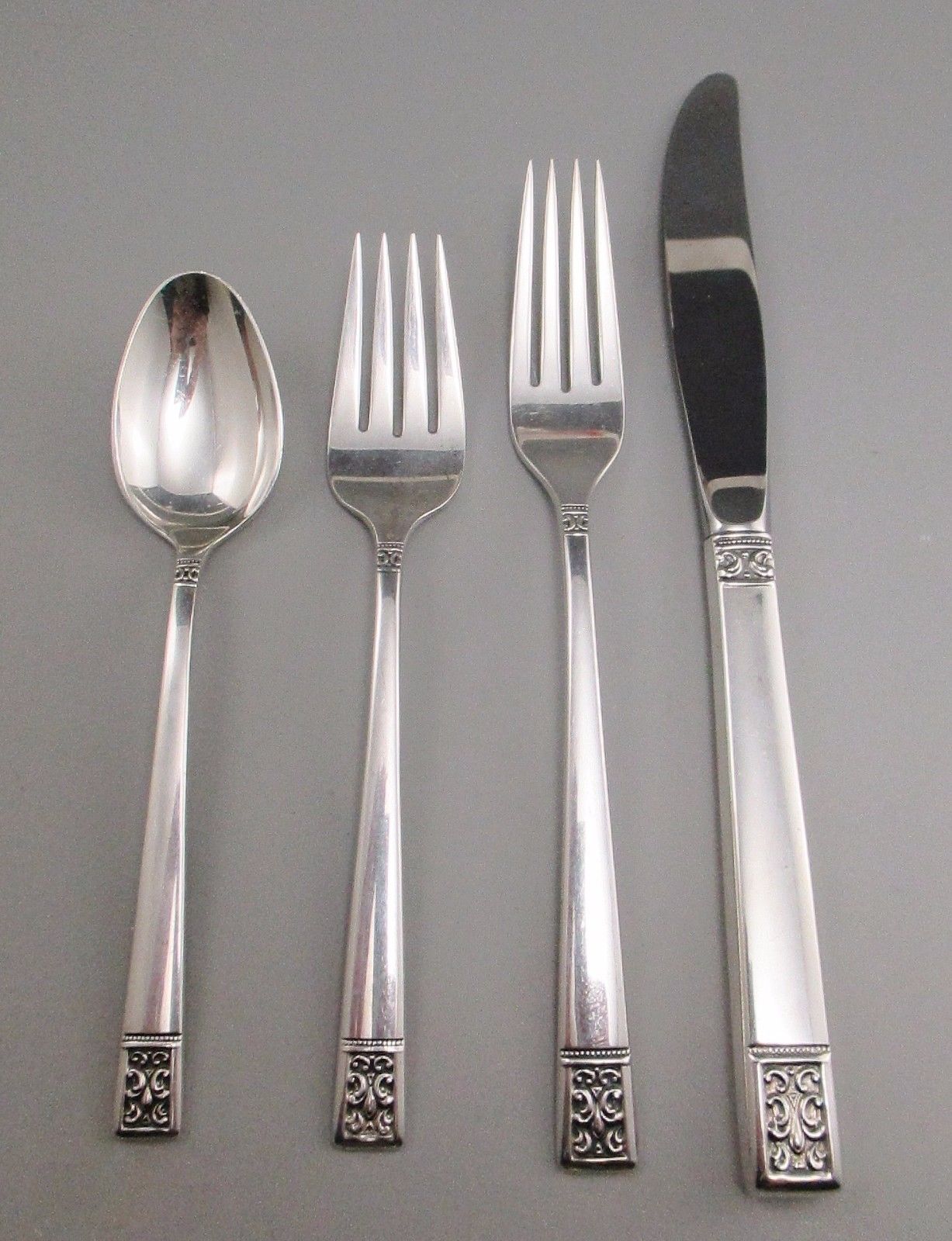 Vintage TOWLE Sterling Silver LAUREATE Pattern Flatware Set 34 Pc Svc for 8