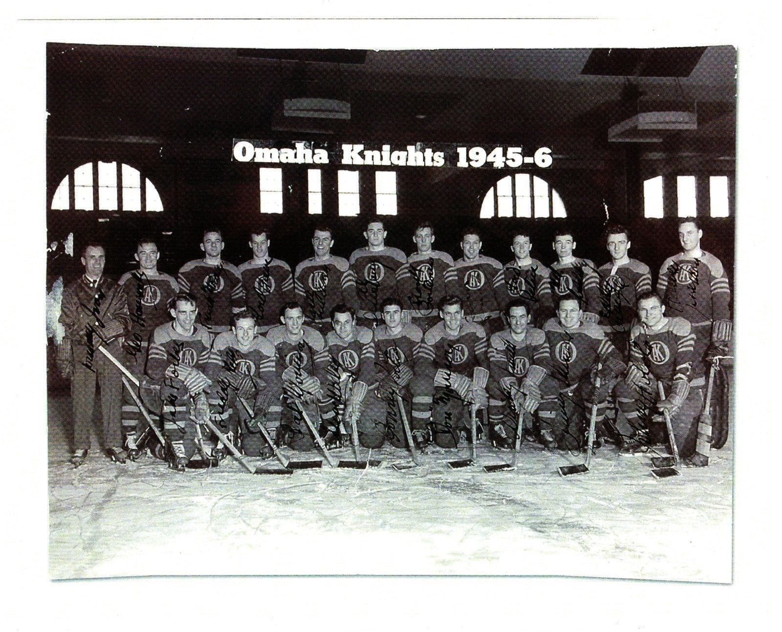 Gordie Howe Omaha Knights 1945-46 Team Photo reprint autographs - very RARE!!!