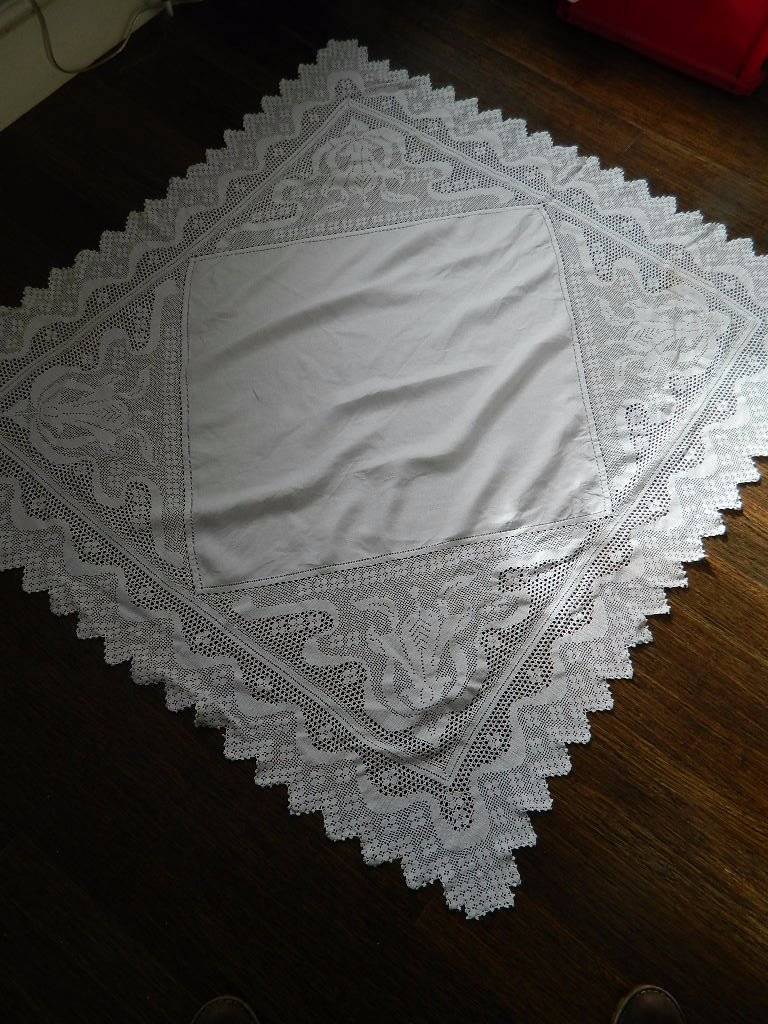 Antique good white Irish linen tablecloth with deep crochet lace - Art Nouveau