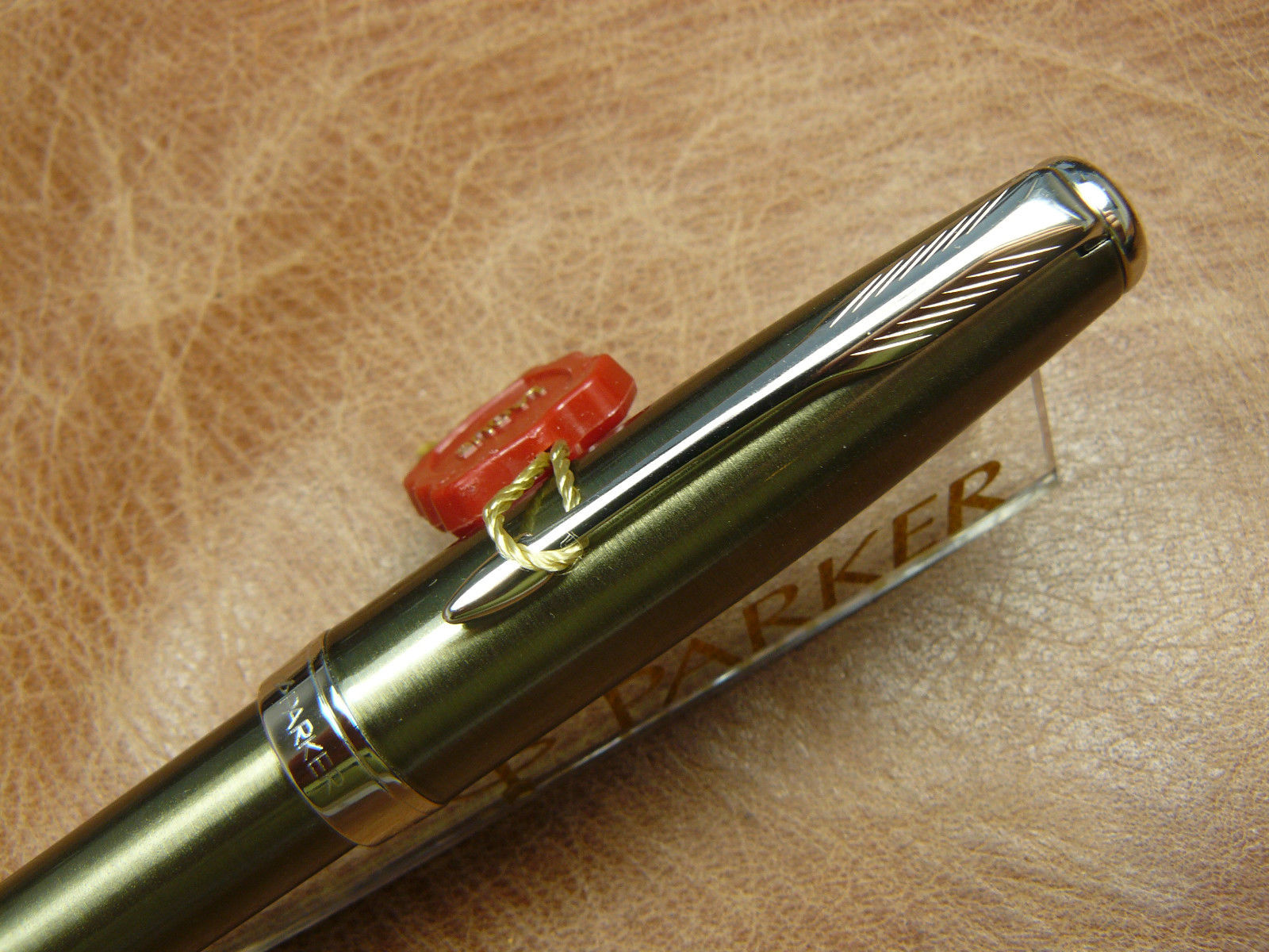 PARKER SONNET GREEN LAQUE FOUNTAIN PEN 18K MEDIUM NIB SALESMANS SAMPLE