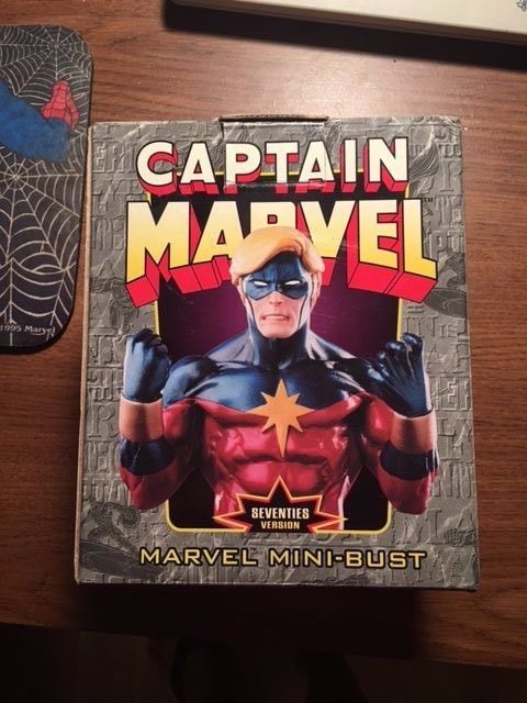 Bowen Captain Marvel Mini-Bust