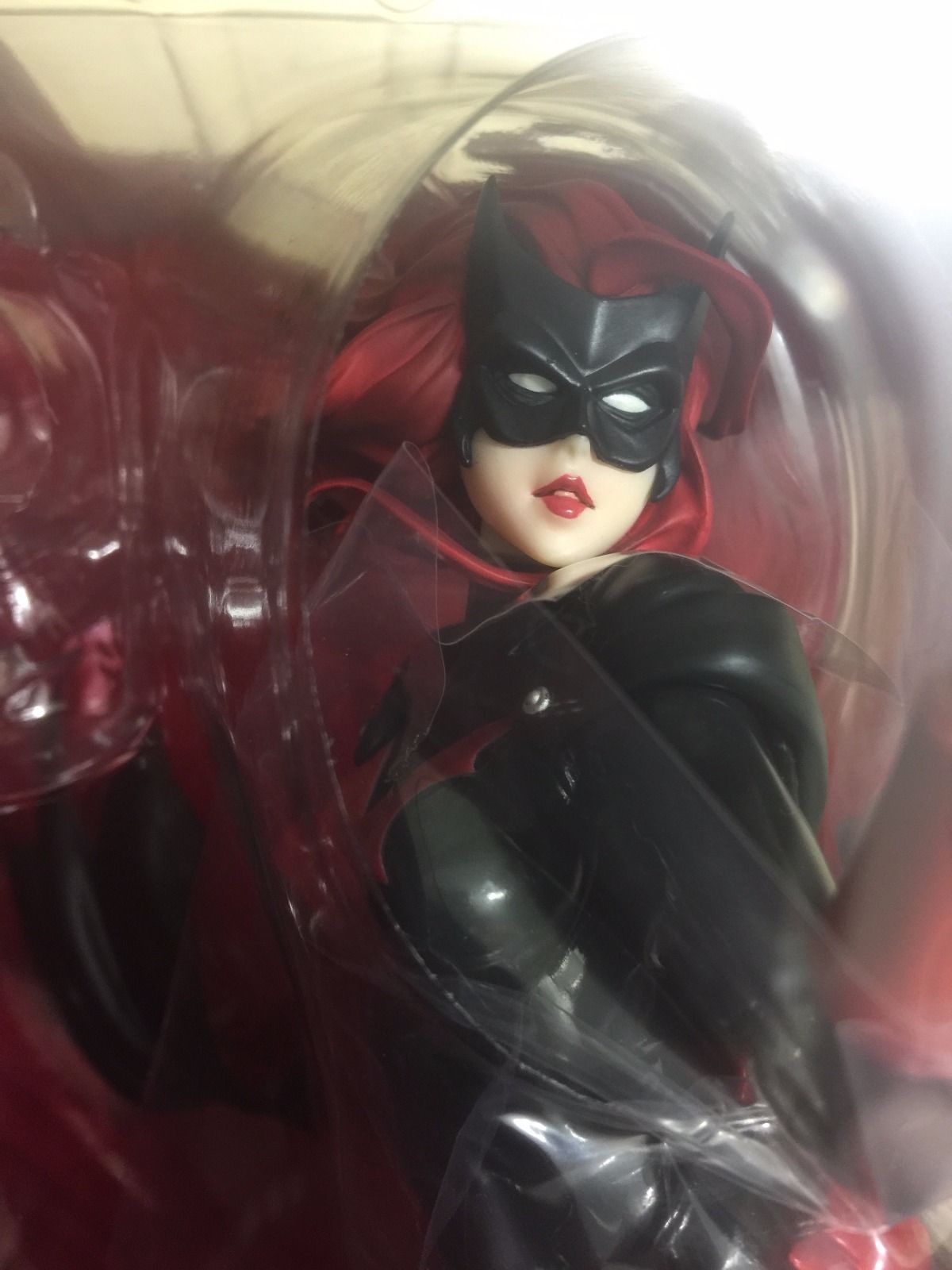 Kotobukiya DC Comics Batwoman Bishoujo Figure Open - Read 10% off offer LIKENEW