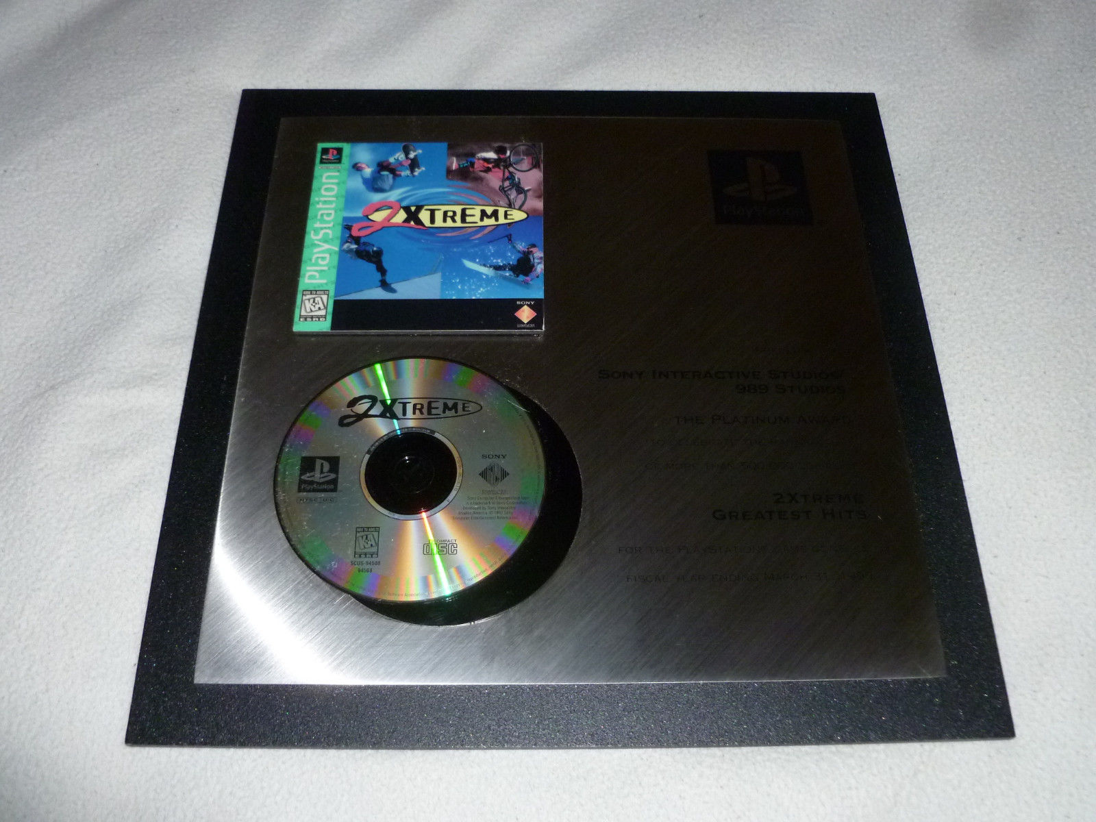 RARE SONY PLAYSTATION PS1 PLATINUM AWARD PLAQUE 2XTREME GAME 989 STUDIOS 1999 >>