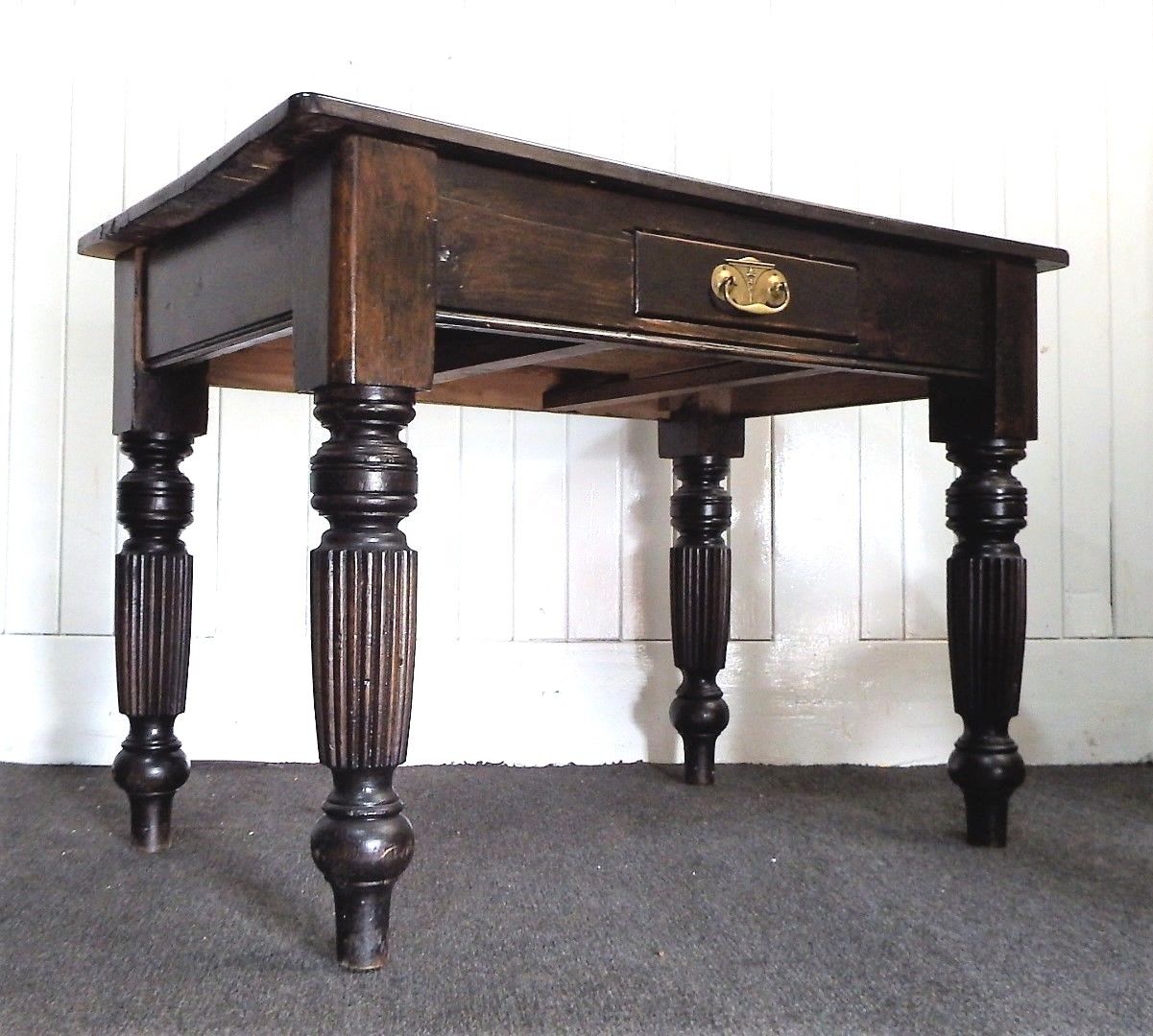 Antique style Victorian table / witing desk / dressing table