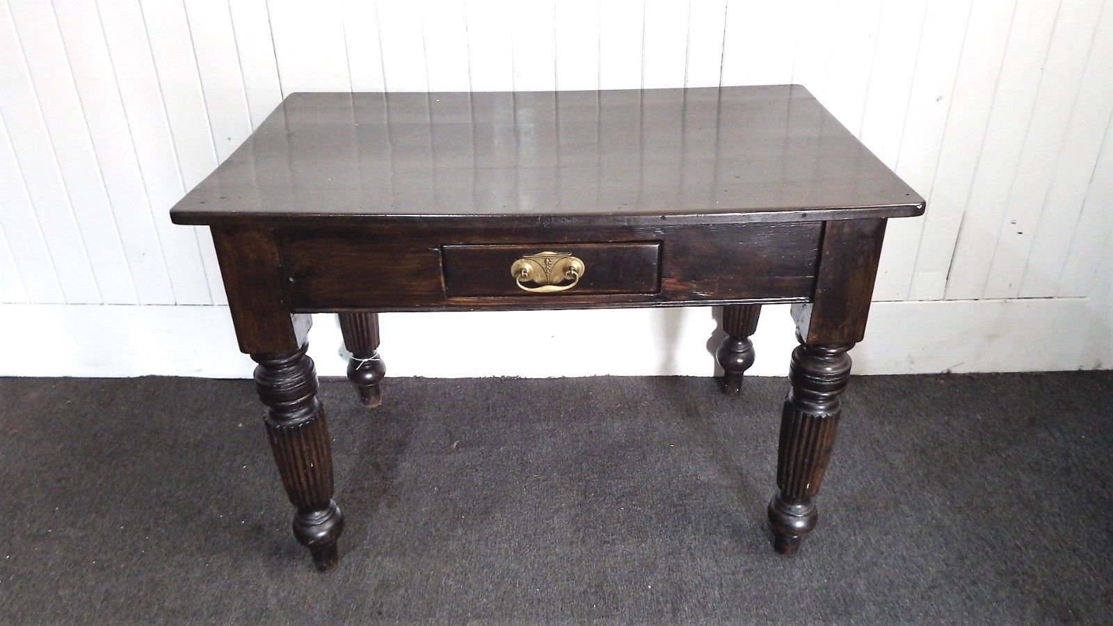 Antique style Victorian table / witing desk / dressing table