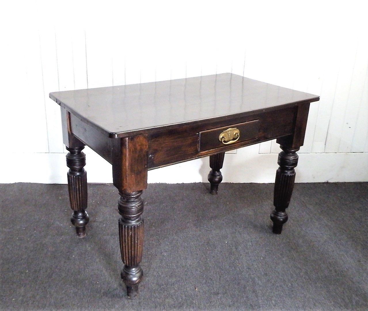 Antique style Victorian table / witing desk / dressing table