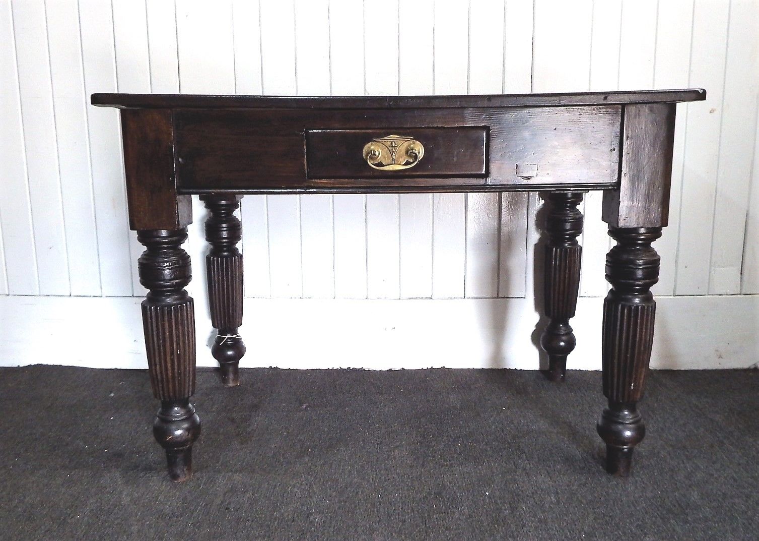 Antique style Victorian table / witing desk / dressing table