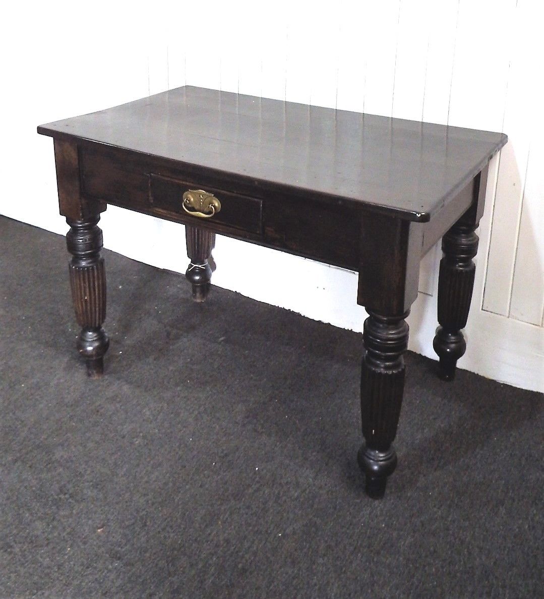 Antique style Victorian table / witing desk / dressing table